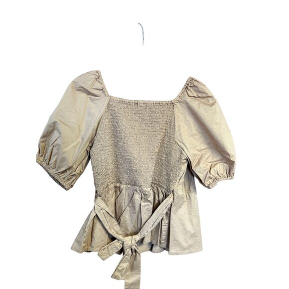 Old navy Low V Wrap Blouse Camel Sz M NWOT - Picture 2 of 6